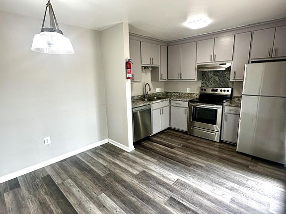 4th image of 1814 Fox Run Dr APT 2