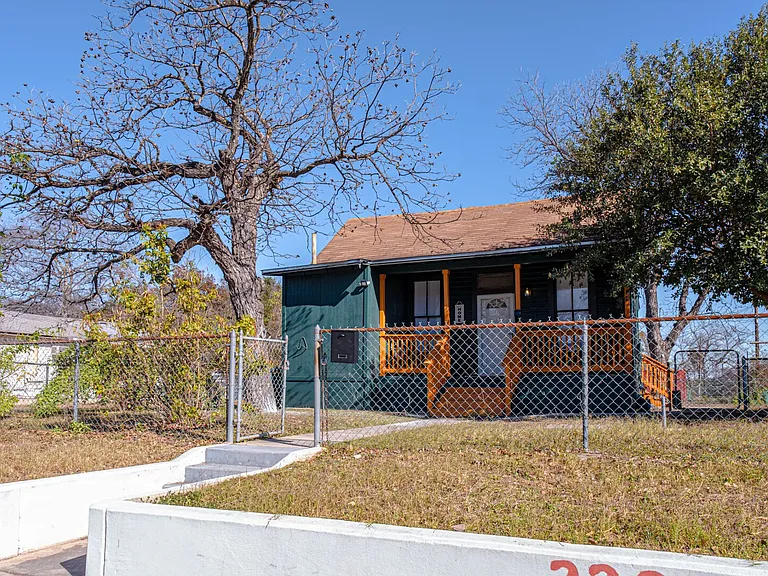 Ferguson Ave — Photo 28