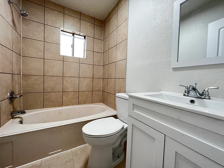 647 Soya Dr #A — Photo 12