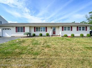 160 Walnut Creek Ln, Toms River, NJ 08753