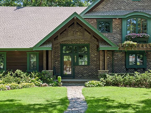 4th image of 8307 Oakmere Rd