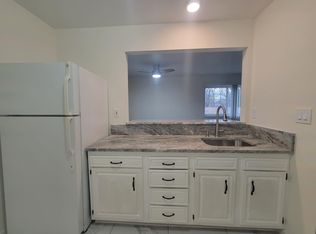 30546 Krauter St APT 5, Garden City, MI 48135