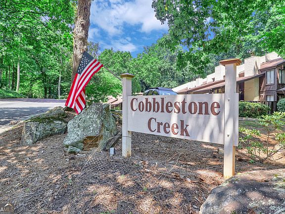 3rd image of 96 Cobblestone Crk