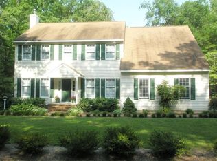 731 Peach Point Rd, Mathews, VA 23109