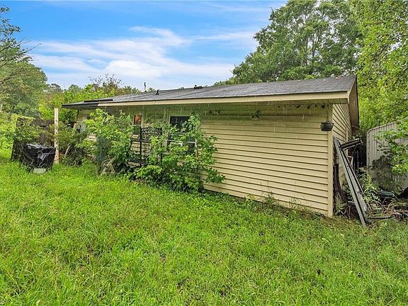 4th image of 608 Tipperary Dr