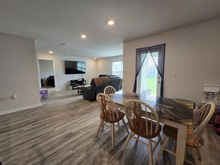 4404 White Cedar Ct — Photo 4