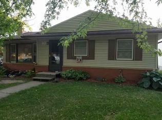 719 8th St, Colona, IL 61241