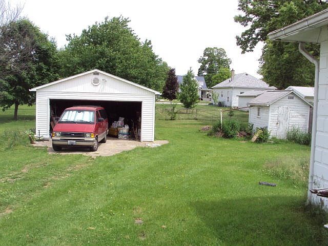 2nd image of 1906 12th St