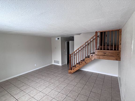 2nd image of 500 Sinclair Dr #1