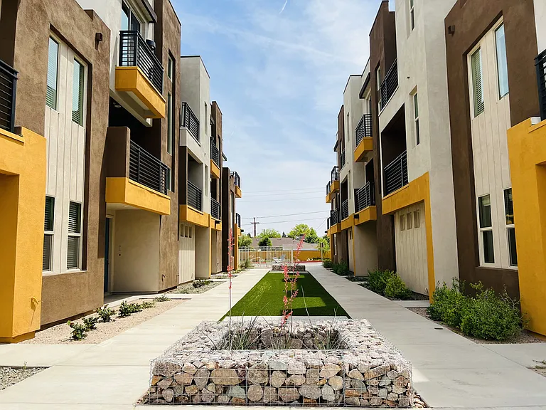 Scottsdale Hayden Townhomes — Photo 5