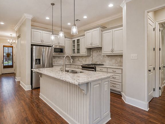 5th image of 202 Grassland Ave