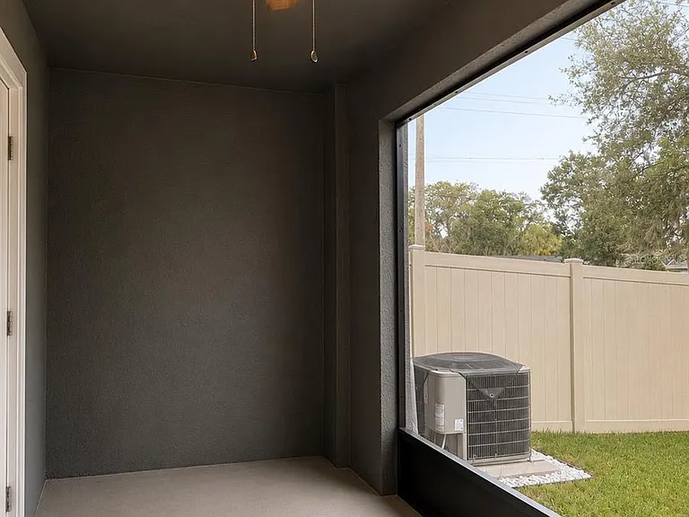 809 Lucent Sands Ct — Photo 21