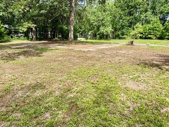 2nd image of 800 Windwood Dr