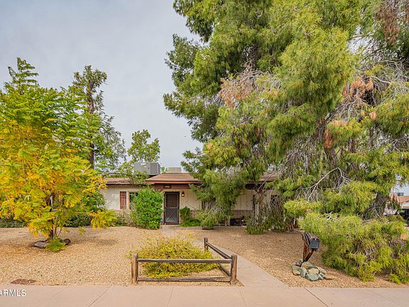 3rd image of 2832 E Aster Dr