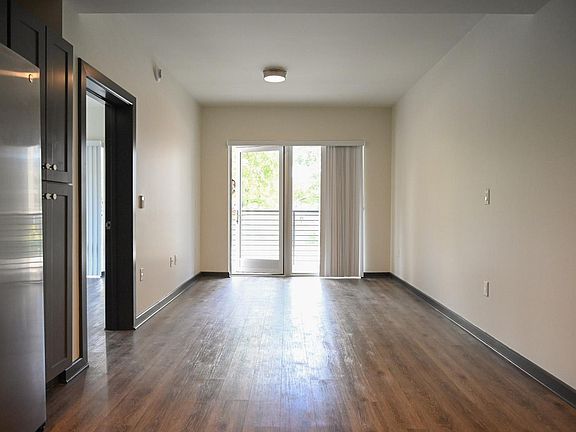 3rd image of 1901 Belcourt Ave #459