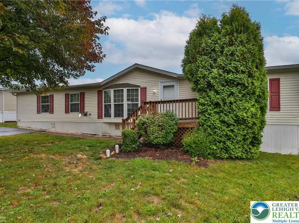 4231 Independence Ln, Walnutport, PA 18088