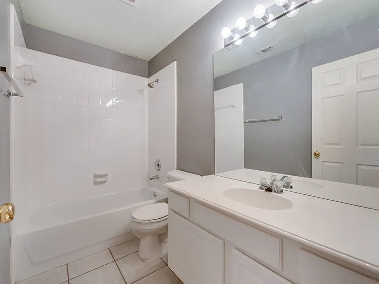 5909 Berkshire Rd — Photo 45
