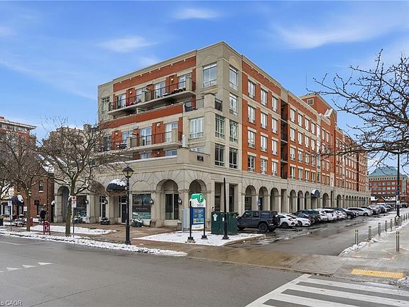 2nd image of 430 Pearl St #403