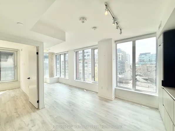 2 Augusta Ave #508, Toronto, ON M5V 0T3