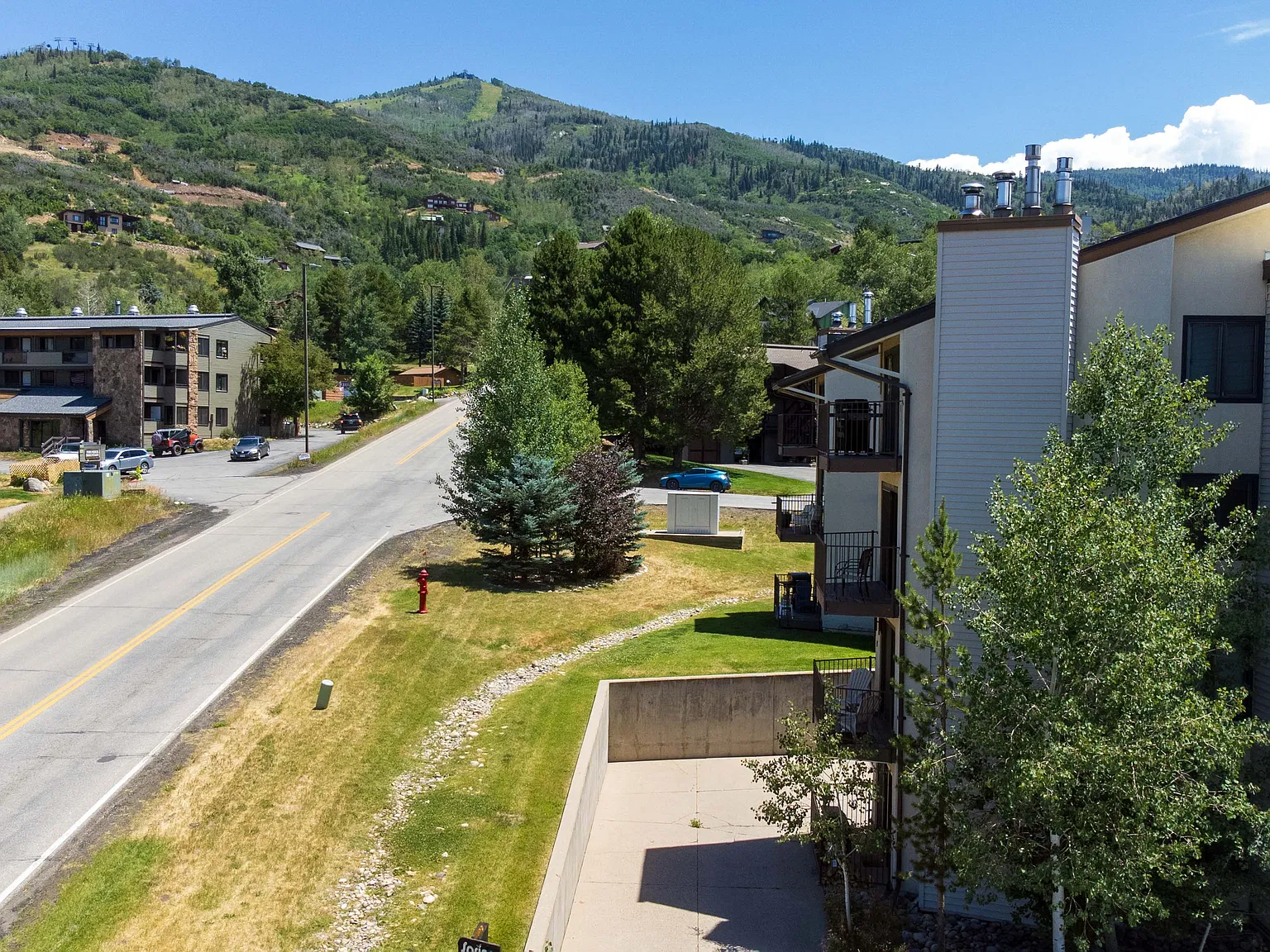 2 bed, 764 sqft, $3,000 — Photo 2