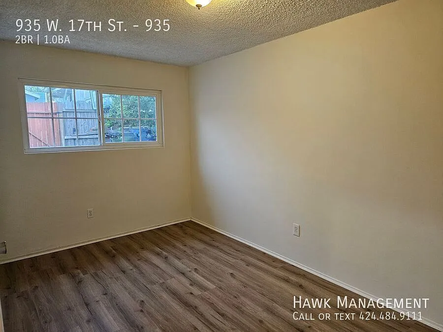 Comfortable 2-Bedroom Home with Garage & Additional Parking Available Now! — Photo 4