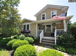 252 S Franklin St, Chagrin Falls, OH 44022