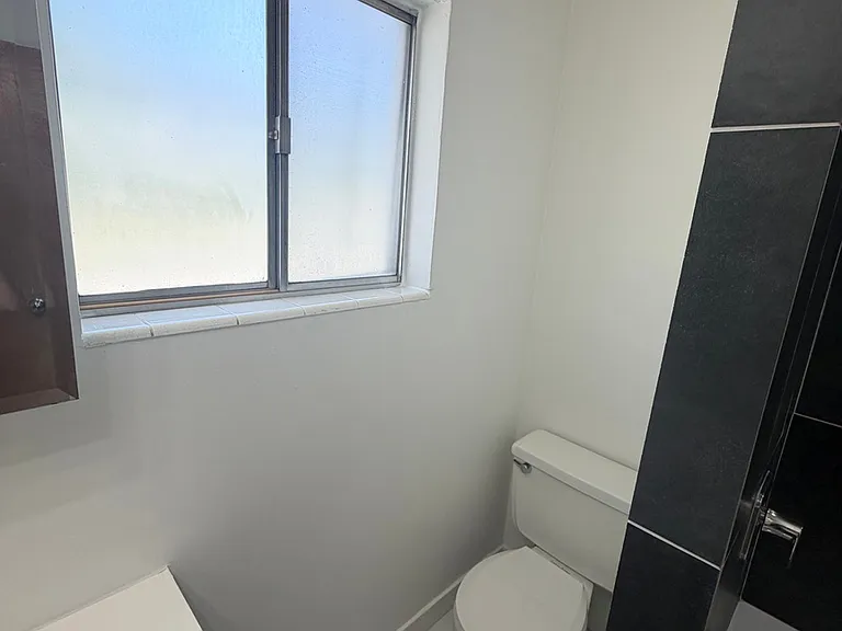 2622 S Green St #B — Photo 11