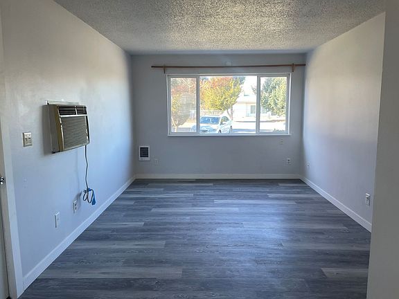 2nd image of 1011 N Devon Ave APT 5