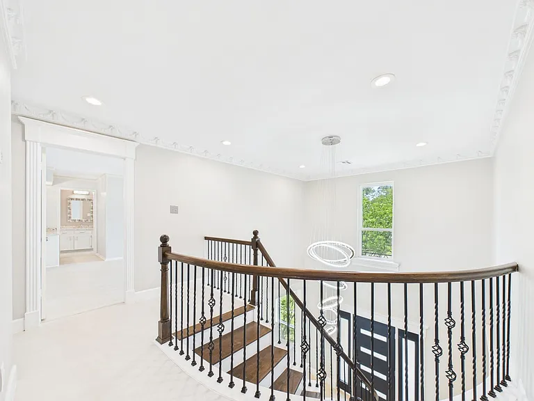 702 Daria Ct — Photo 26