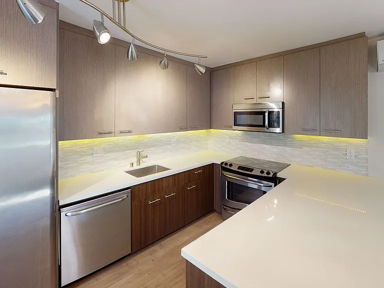 Gorgeous 2 Story Townhome...Great Location! CALL NOW! — Photo 11