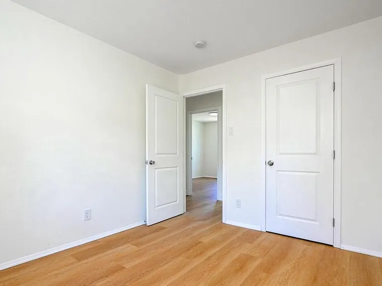 14432 Bel Pre Dr — Photo 15