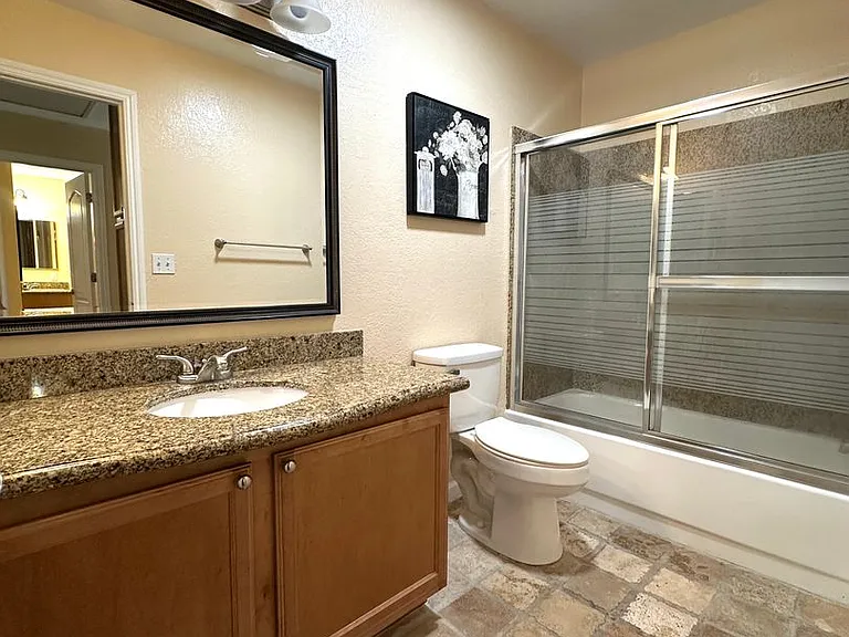 4004 Elmo Loop #D — Photo 18