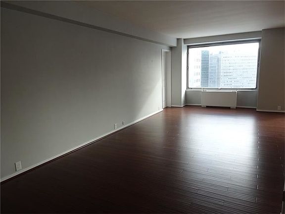 3rd image of 320 Fort Duquesne Blvd 12m #12M