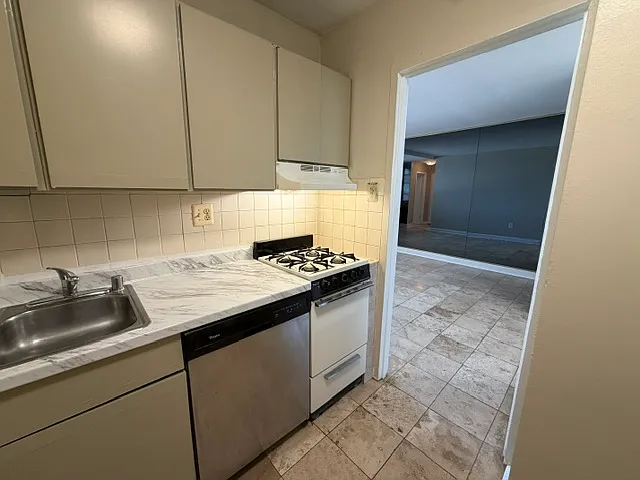1021 Arlington Blvd #408 — Photo 15