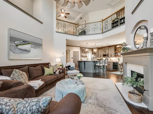 2466 Campfire Ln, Frisco, TX 75033