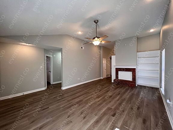 5th image of 1208 We Ross Pkwy W