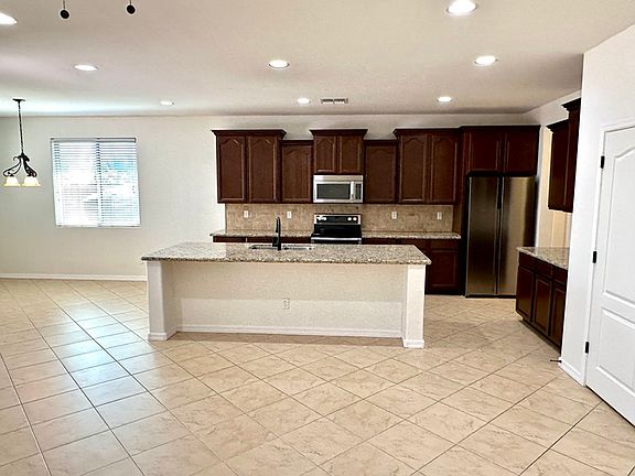 5th image of 4261 N 180th Ln