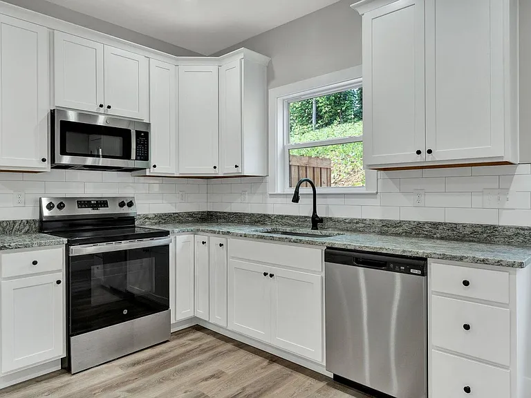 265 Cass Ln NW — Photo 4