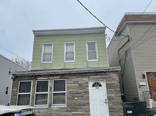 23-40 124th St, College Pt, NY 11356