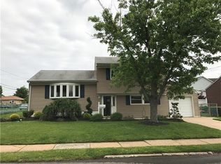 5 Aberdeen Ave, Iselin, NJ 08830