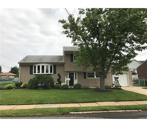 5 Aberdeen Ave photo 1