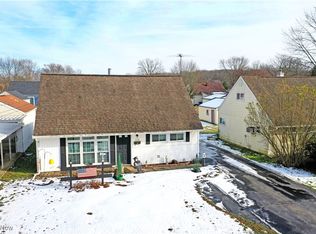 229 Jacobs Rd, Hubbard, OH 44425