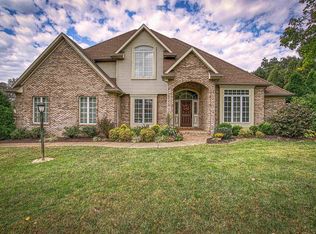 10500 Drexton Pl, Newburgh, IN 47630