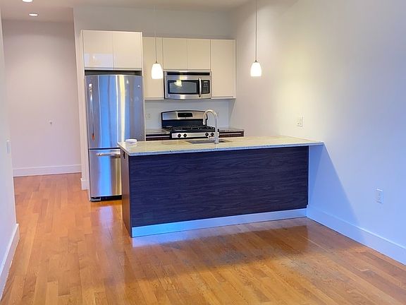 3rd image of 836 Bergen St APT 410