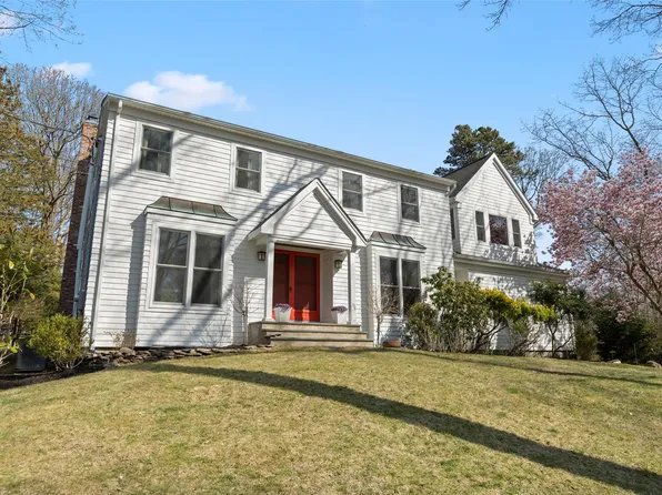 7 Locust Avenue, Setauket, NY 11733