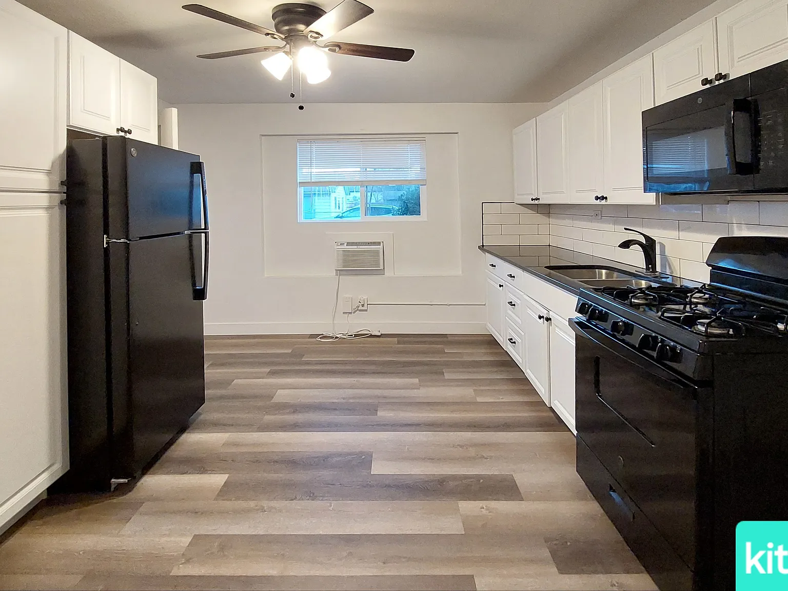2 bed, 792 sqft, $1,295 — Photo 3