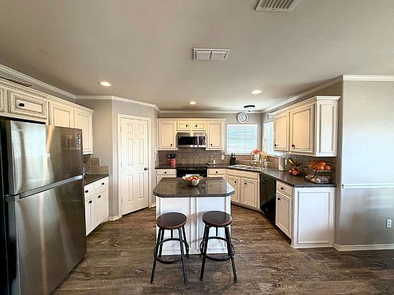 2nd image of 7609 84th St