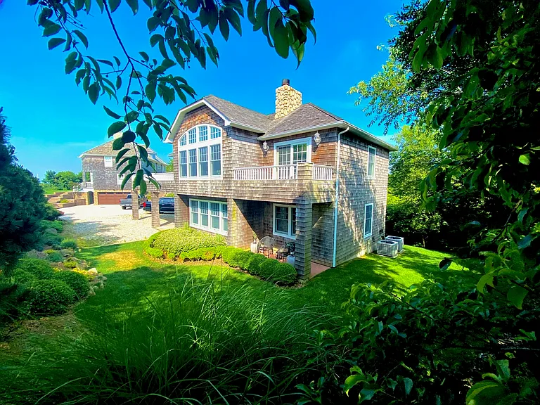 843 Montauk Hwy — Photo 5
