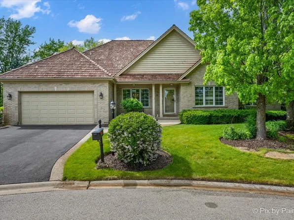 20 Lochbrook Ln, Barrington, IL 60010