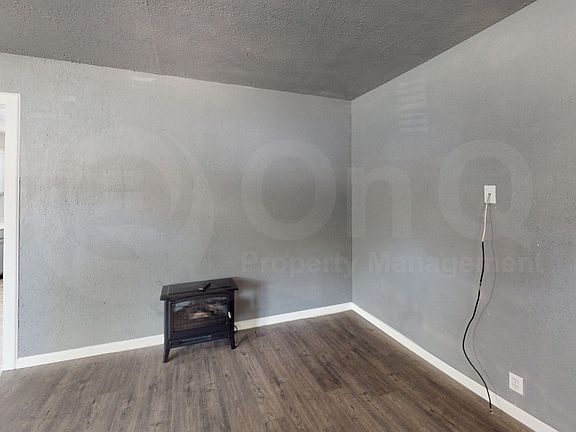 5th image of 205 NE 22nd St